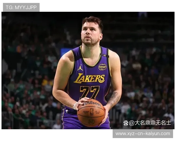 东契奇突破造对抗并命中，独行侠在第四节发力